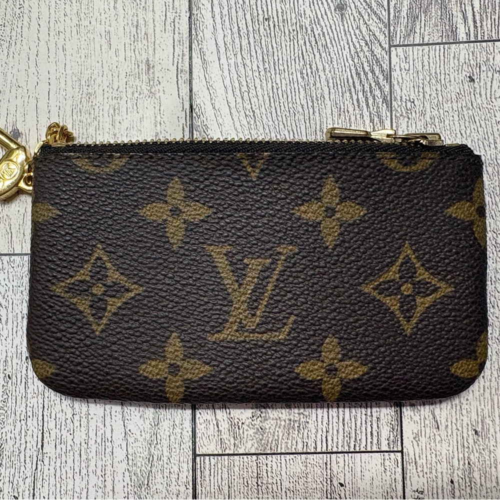 💯 Authentic Monogram Canvas Pochette Cles Key Pouch 🤍🤎 - Picture 3 of 7